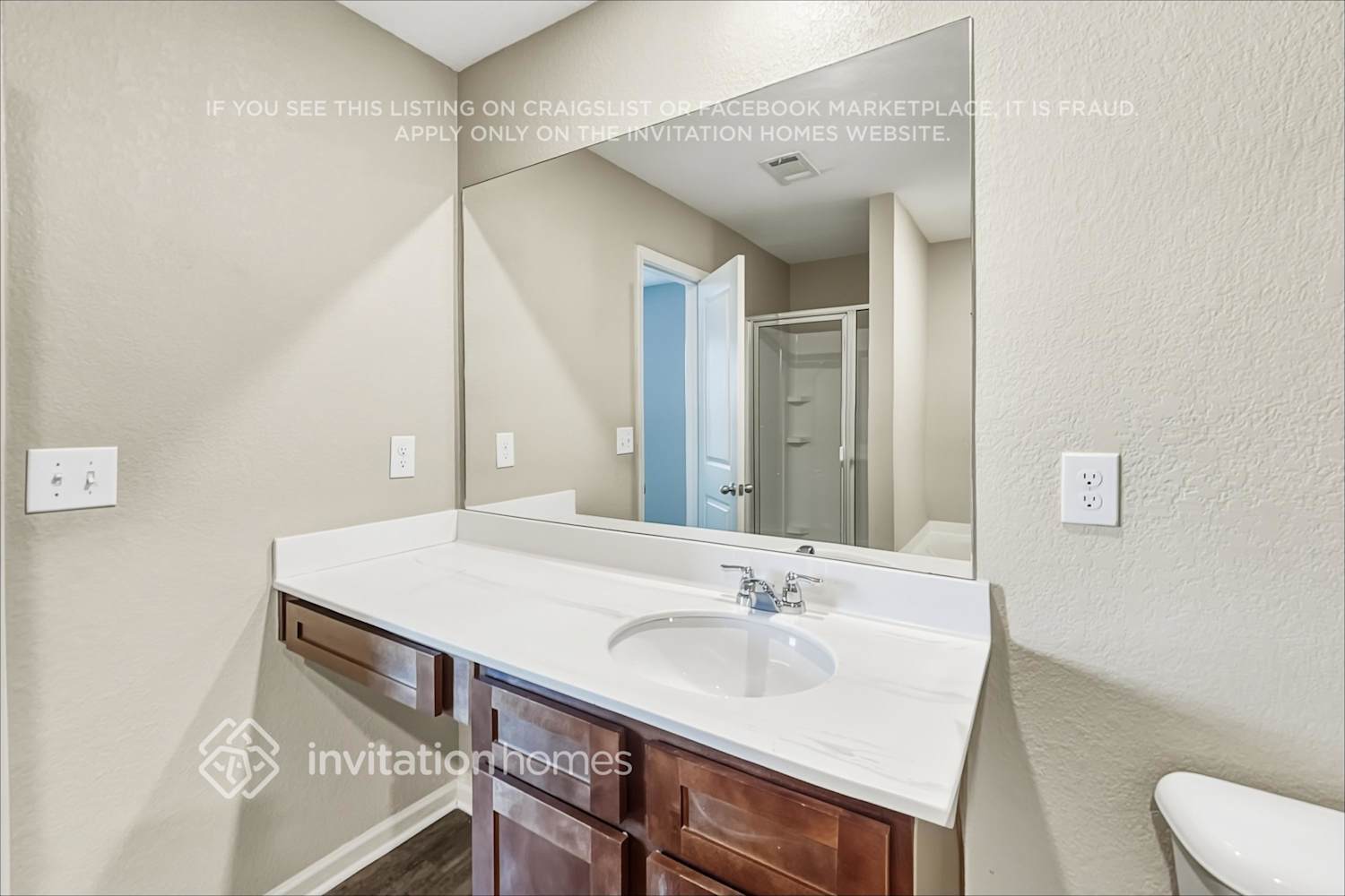 Building Photo - 439 Vermeer Ct