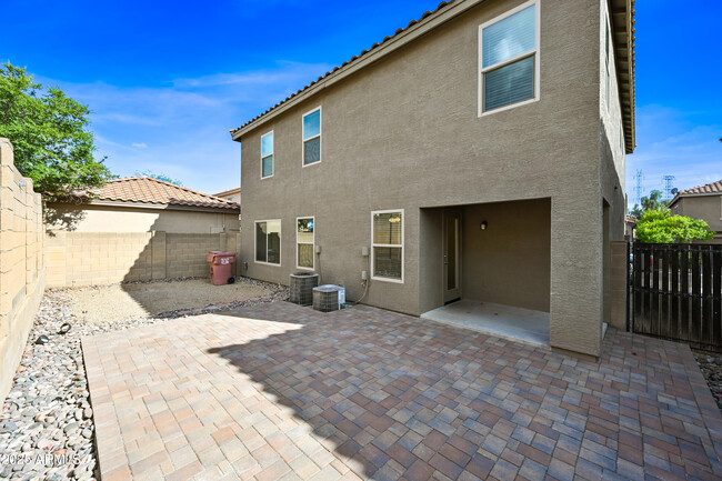 Building Photo - 7500 E Deer Valley Rd