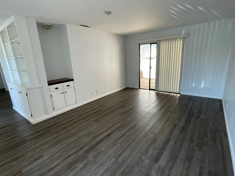 Building Photo - 1816 Marshallfield Ln