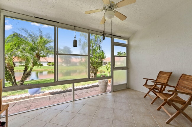 Building Photo - 6077 Lake Hibiscus Dr