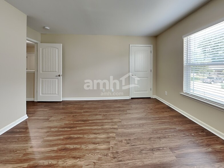 Building Photo - 160 Grayson Ave