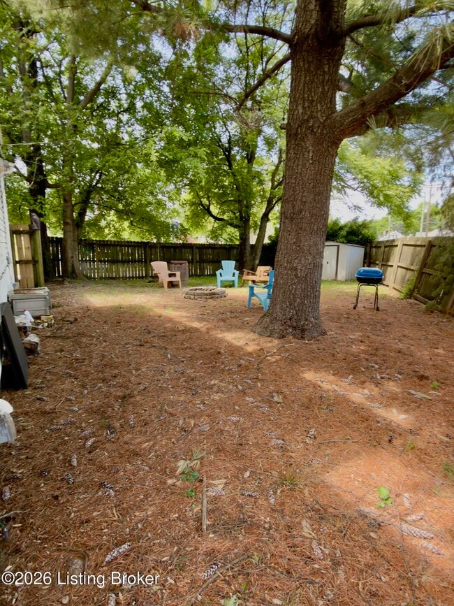 Building Photo - 2125 Crittenden Dr