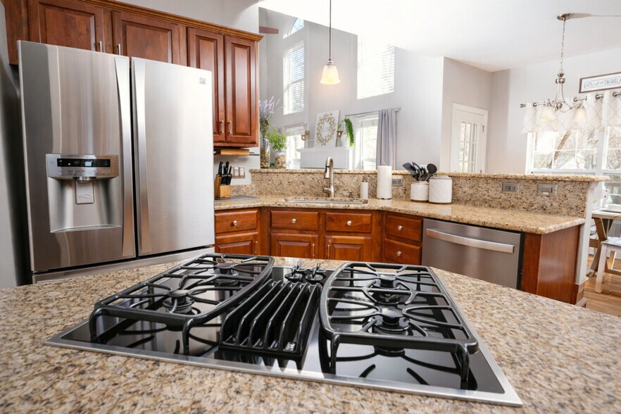 Building Photo - 10301 Rougemont Ln