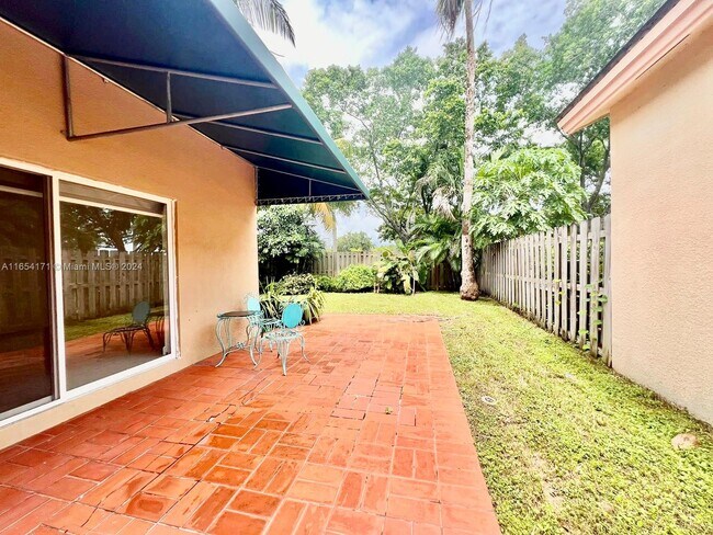 Building Photo - 9941 NW 32nd St