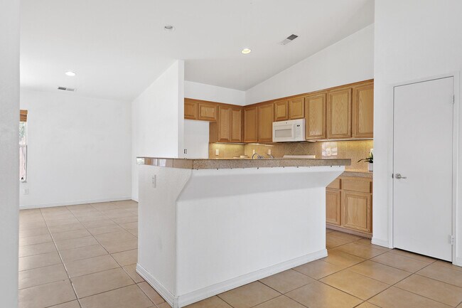Building Photo - 47820 Calle Zafiro