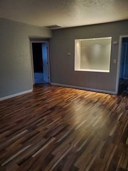 Building Photo - 304 Ruberto St