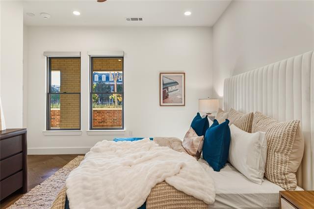 Building Photo - 1530 Meeting St