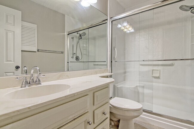 Building Photo - 856 Liriope Ln