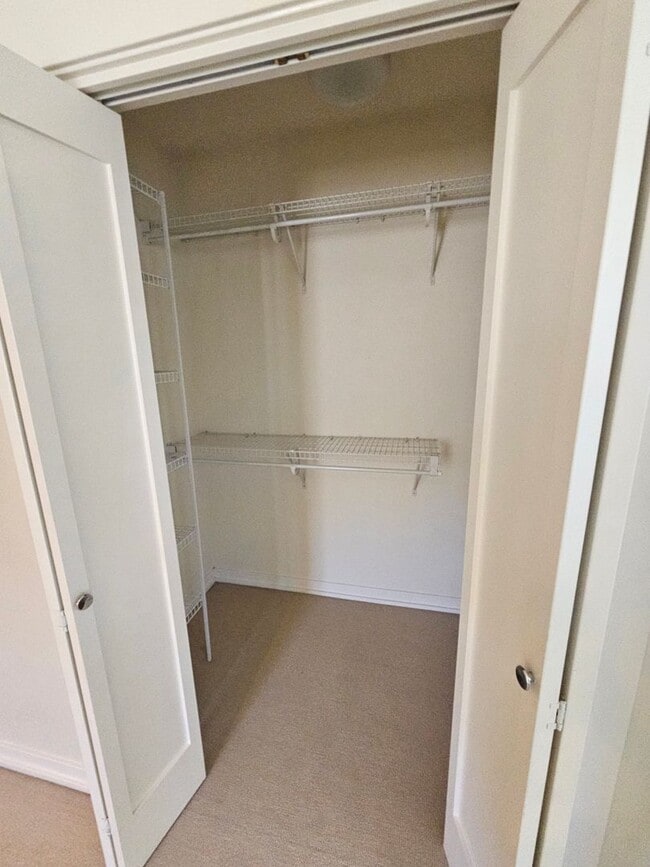 Building Photo - MOVE IN SPECIAL! 1/2 OFF FIRST MONTH'S REN...