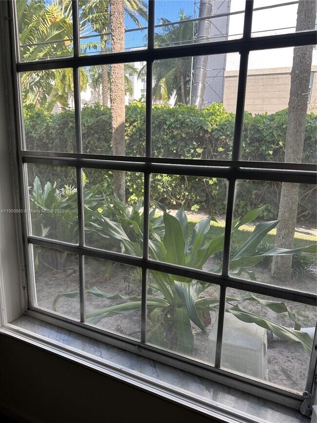 Building Photo - 6600 NE 22nd Way