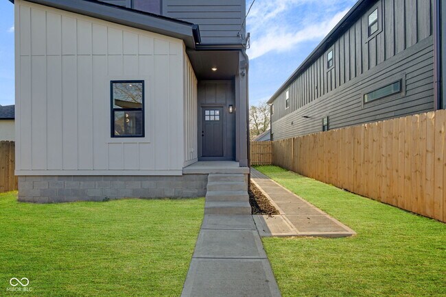 Building Photo - 1025 Churchman Ave