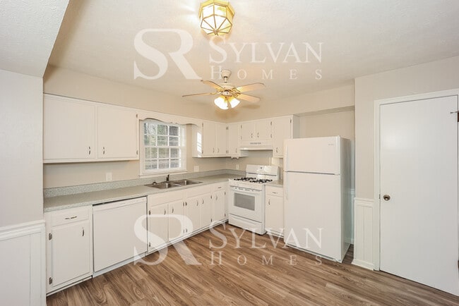 Building Photo - This charming 3BR, 2BA home is ready for you!