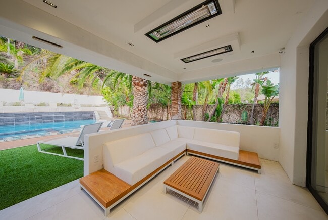 Building Photo - 25879 Chalmers Pl