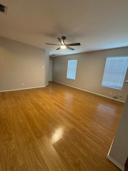 Living room - 8127 Willow Country