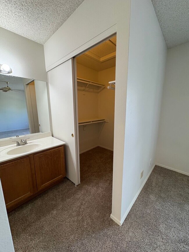 Building Photo - 4130 E Spring Meadows Cir