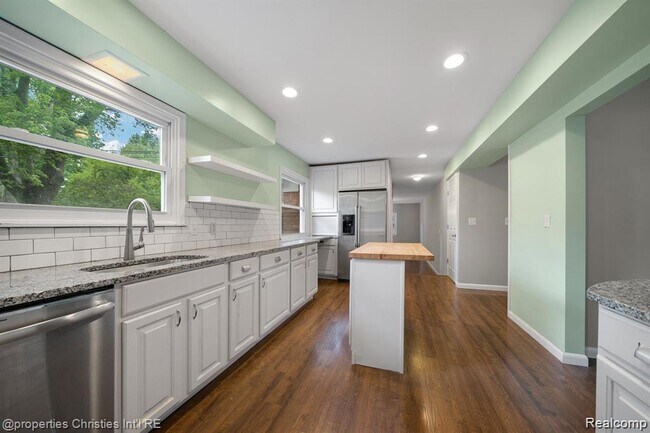 Building Photo - 126 Orchardale Dr