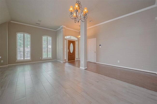 Building Photo - 8814 Fairbloom Ln