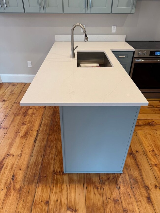 Building Photo - 130 Neal St