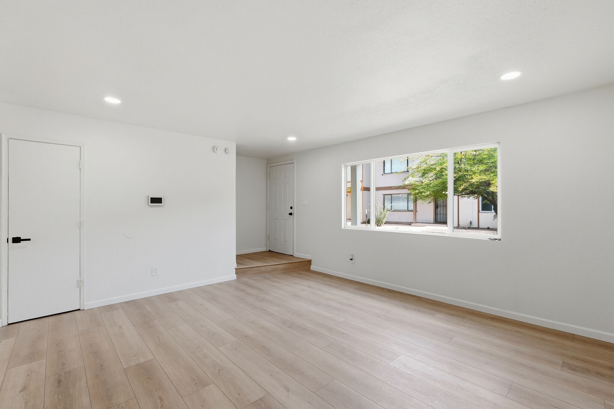 Building Photo - 5846 S Del Moral Blvd
