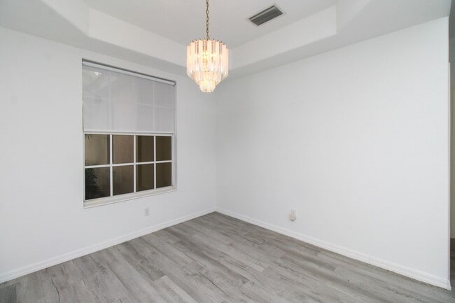 Building Photo - 3-Bed + Den Home With Lake Views & Pet-Friendly!