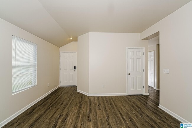 Building Photo - 148 Jonathan Dr