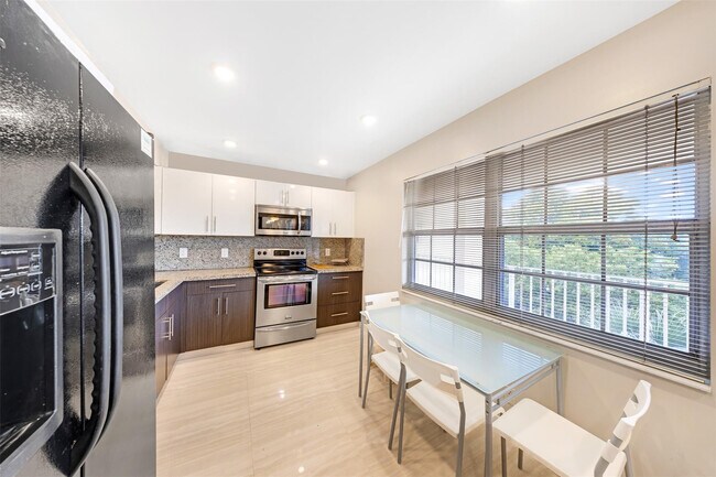 Building Photo - 800 Cypress Grove Dr