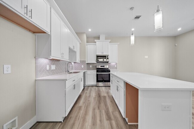 Building Photo - 9 Wellford St