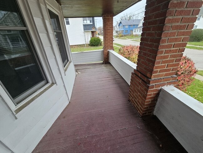 Building Photo - 15906 Corsica Ave