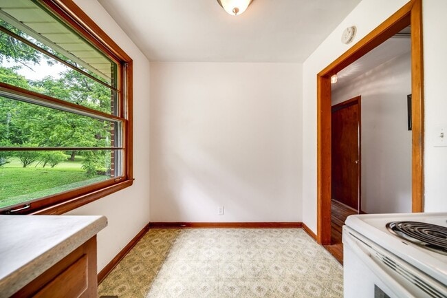 Building Photo - 411 Westchester Dr