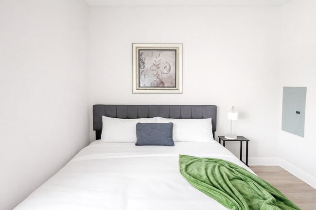 Building Photo - 203 N 48th St