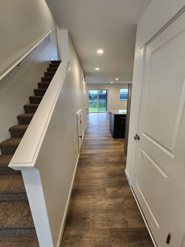 Building Photo - 1010 Peach Rd