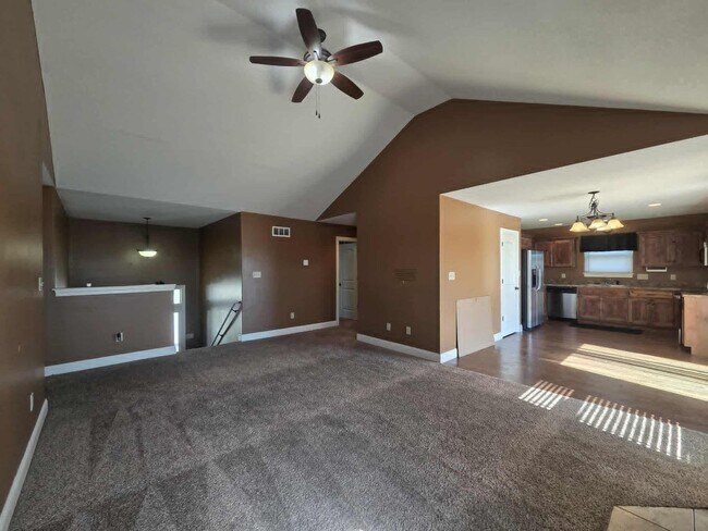 Building Photo - Spacious Home for Rent!