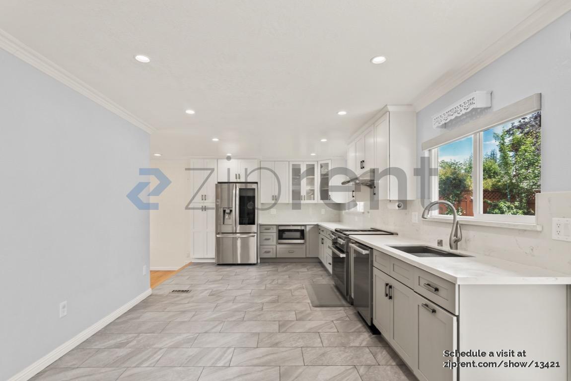 Building Photo - 5016 Wembley Ct