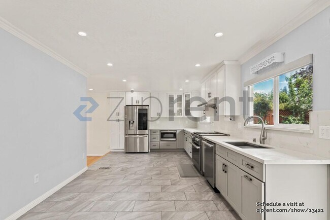 Building Photo - 5016 Wembley Ct