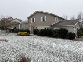 Building Photo - 114 Hillcrest Acres