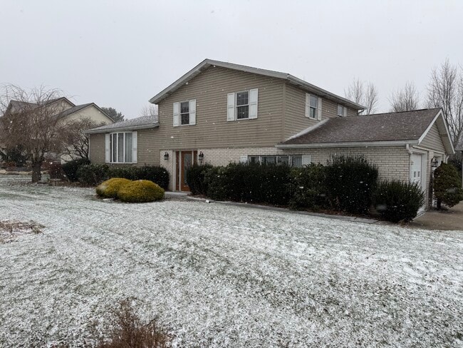 Building Photo - 114 Hillcrest Acres