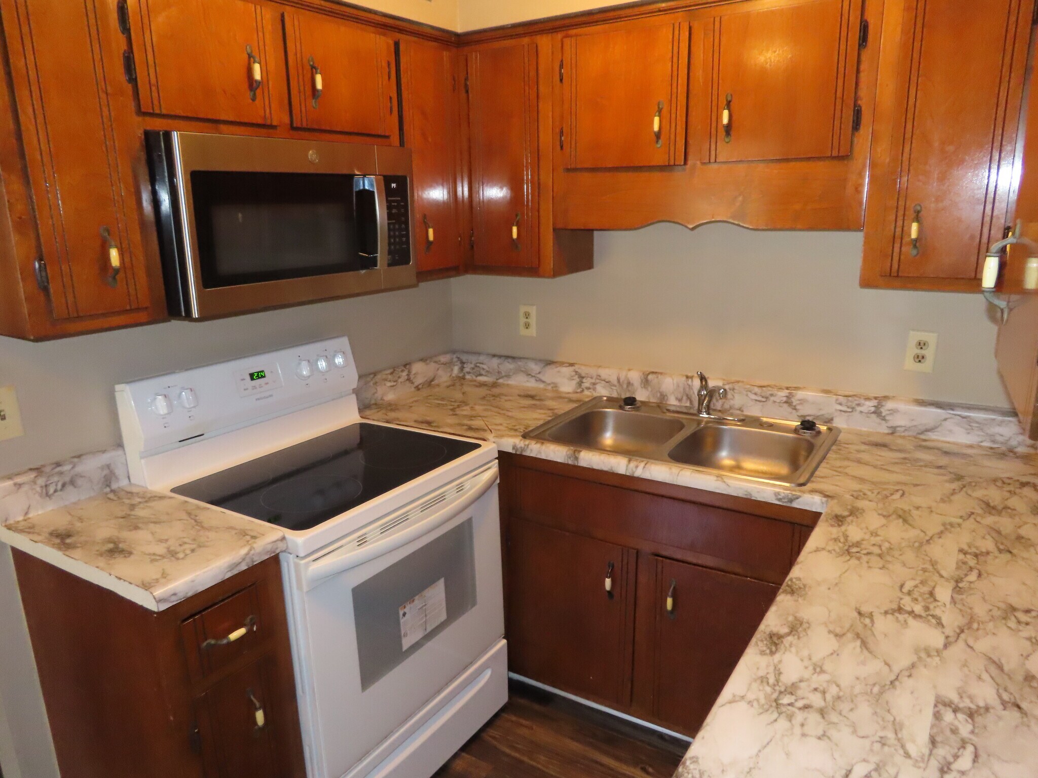 Building Photo - 146 Indiana Ave