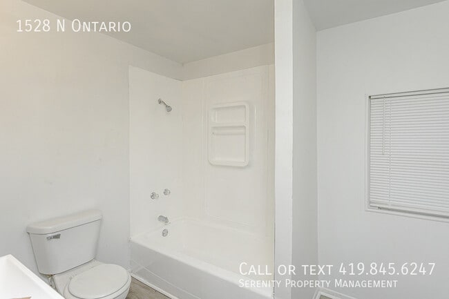 Building Photo - 1528 N Ontario-