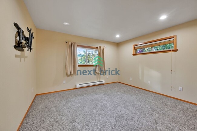 Building Photo - 2 BED & 2 BATH SINGLE FAMILY FOR RENT