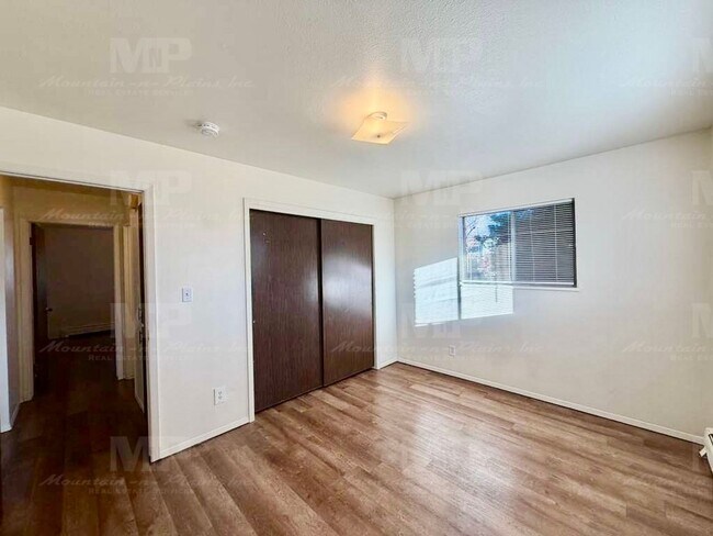 Building Photo - 2901 Sumac St