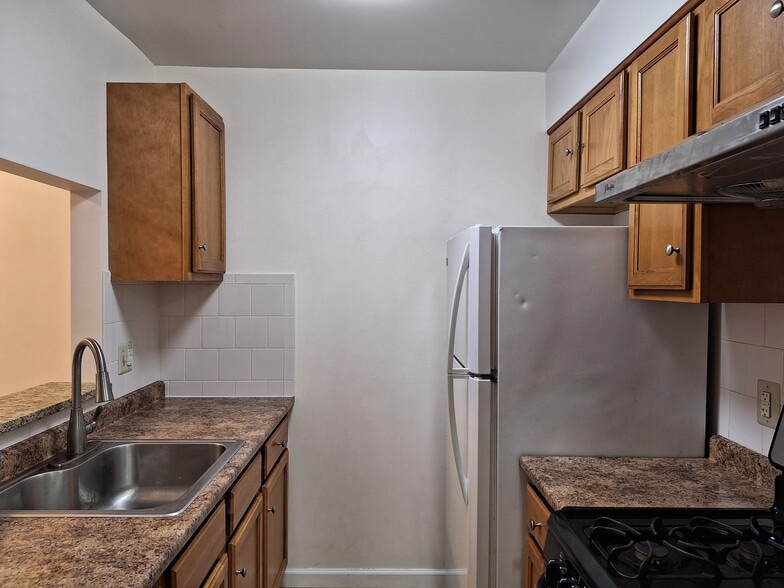 Kitchen - 1229 Wood St