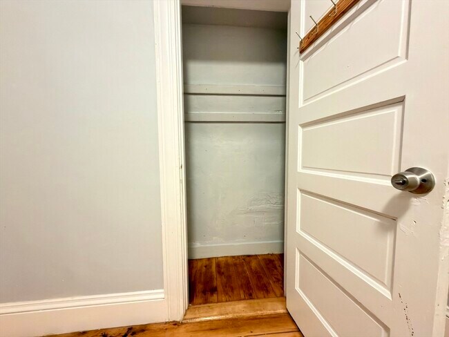 Building Photo - 90 Vernon St