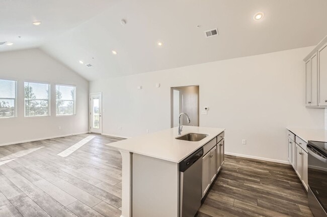 Building Photo - 2060 Autumn Moon Dr