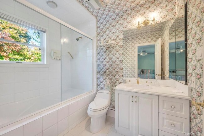 Building Photo - 22 Bayside Dr