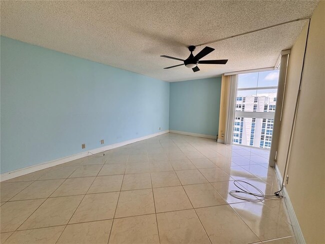 Building Photo - 1370 S Ocean Blvd