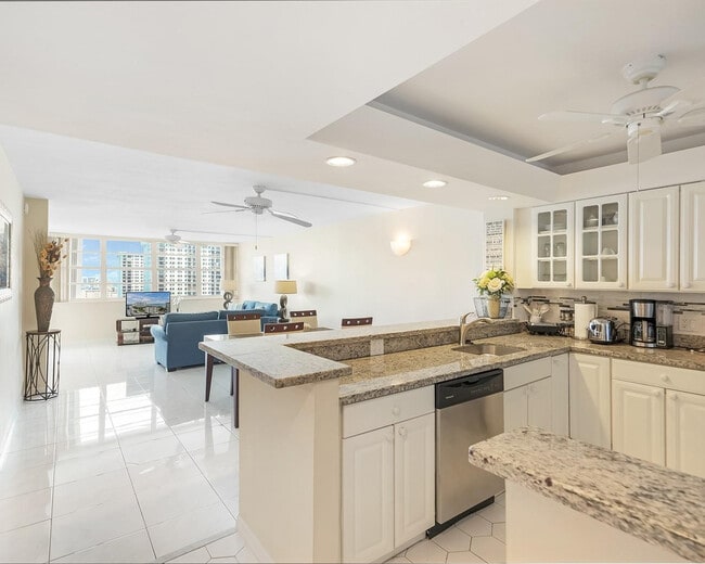 Building Photo - 1400 S Ocean Dr