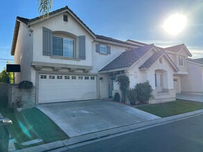 Building Photo - Nicely Upgraded 4 Bed 3 Bath Home in Gated Community in Anaheim