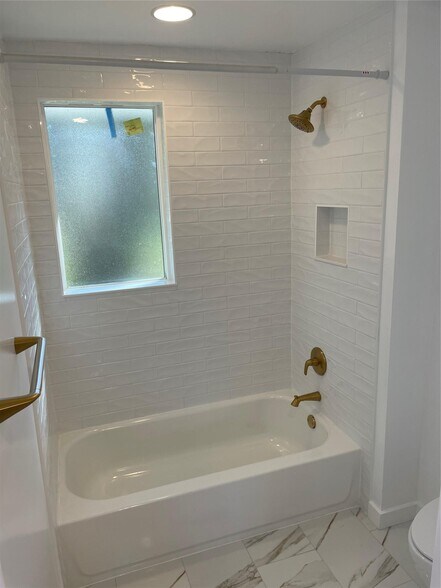 Building Photo - 2826 Amelia Rd