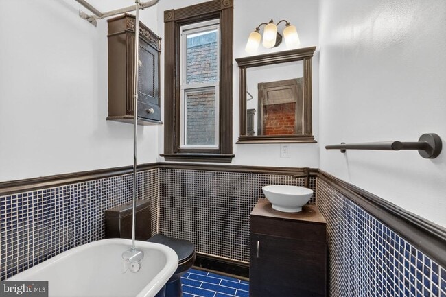 Building Photo - 1169 6th St NE