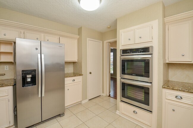 Building Photo - 2554 Hodges Bend Cir